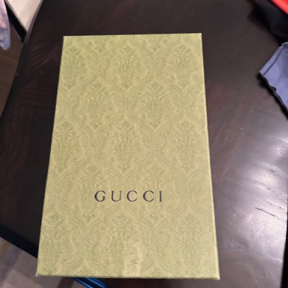 Gucci Sneakers  size 37